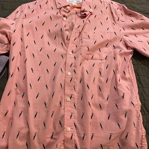 Short sleeve island shirt.